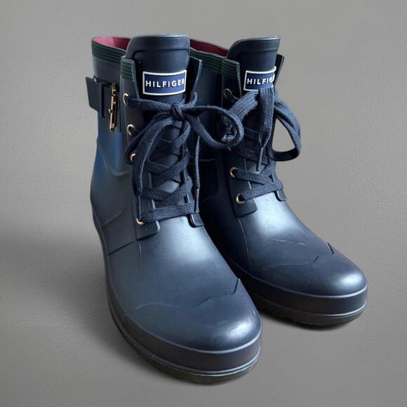Navy Blue Hilfiger rain duck boots with gold buckle detail and lace-up design - Picture 2 of 3